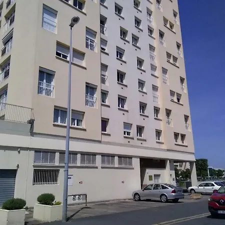 Proche Gare Sncf + Parking アパート カーン